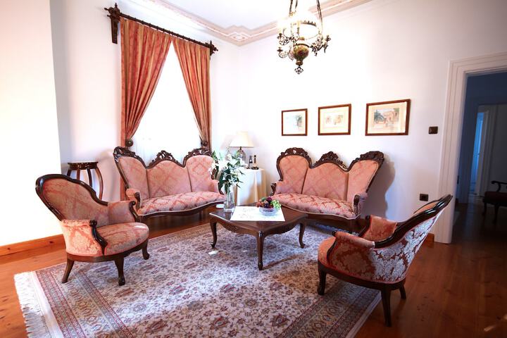 Room 17 of 79