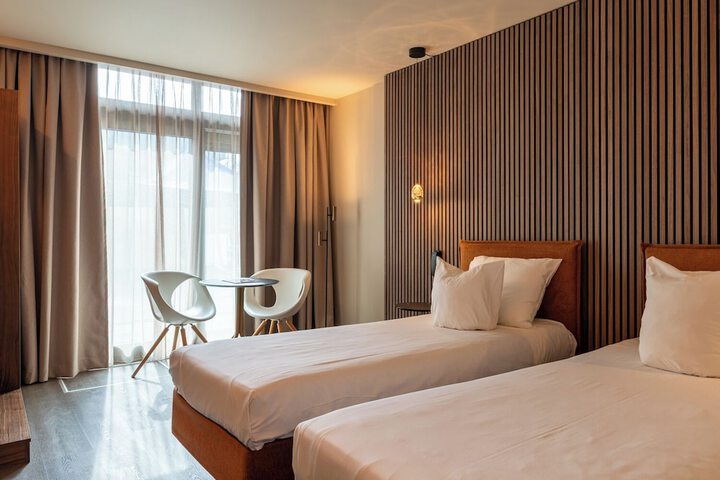 Room 26 of 115