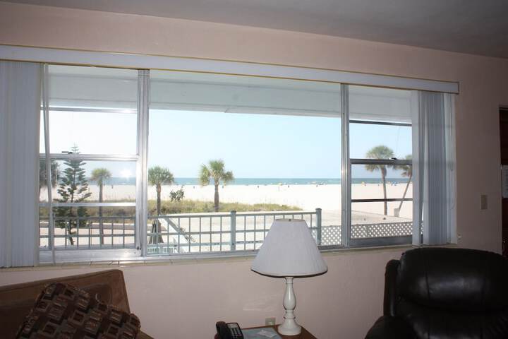 Room 2 of 62