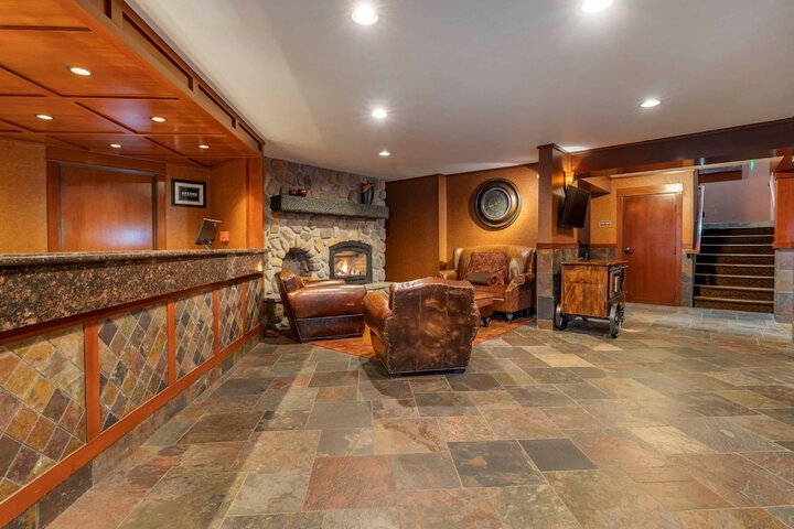 Guest Lobby