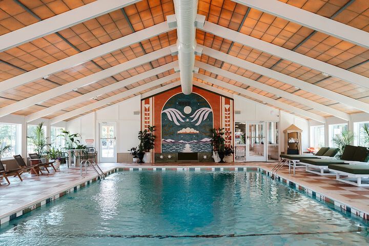 Pool 44 of 76