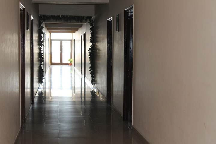 Ballroom/Hall 21 of 30