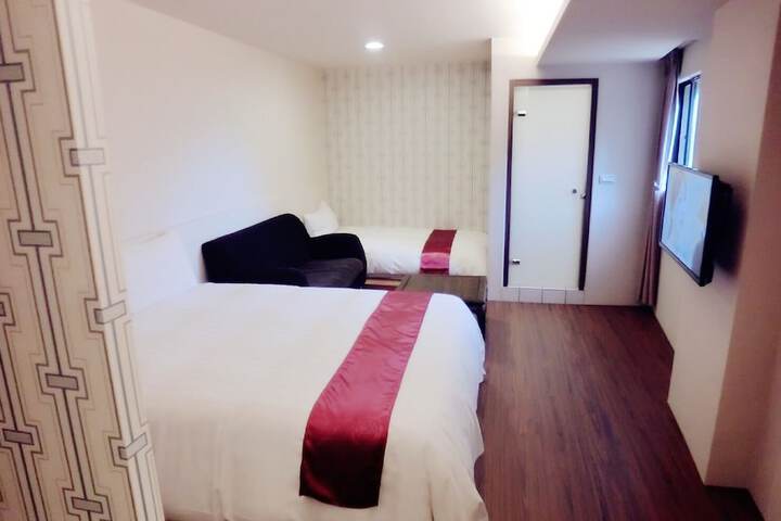 Room 30 of 67