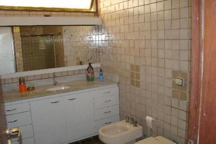 Room 7 of 13