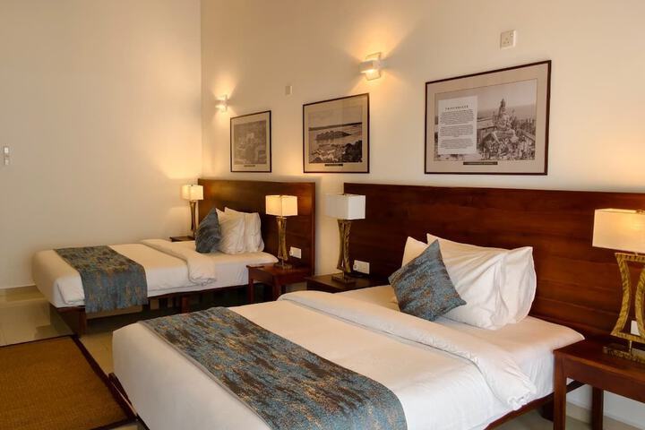 Room 5 of 20