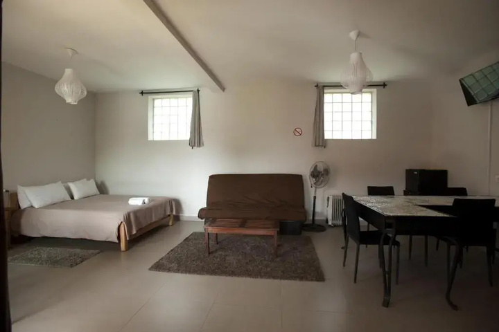 Room 3 of 18