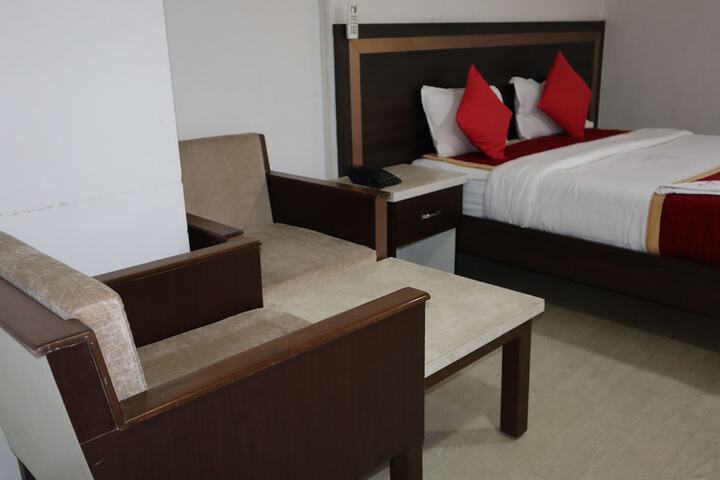 Room 11 of 24