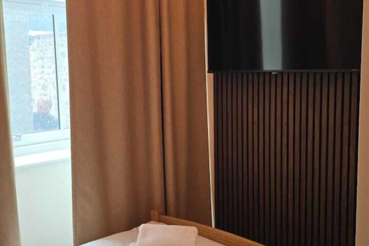 Room 5 of 26