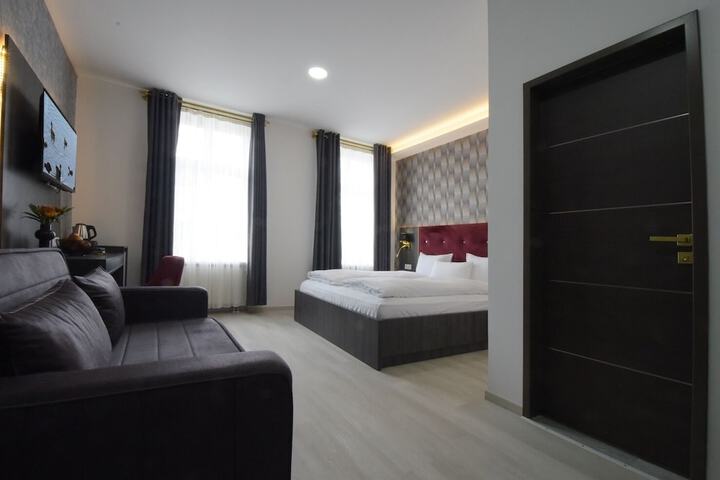 Room 3 of 9