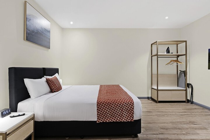 Room 5 of 38