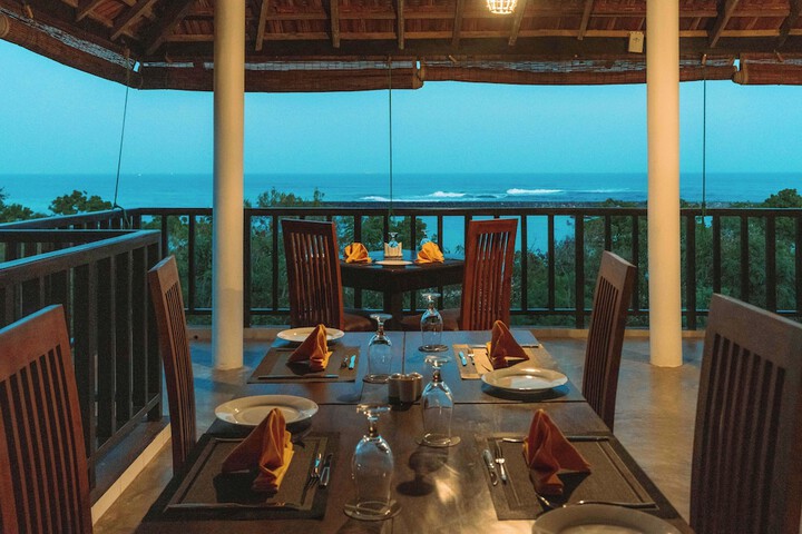 Dining 55 of 76