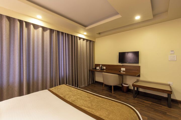 Room 6 of 36