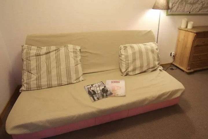 Room 3 of 27