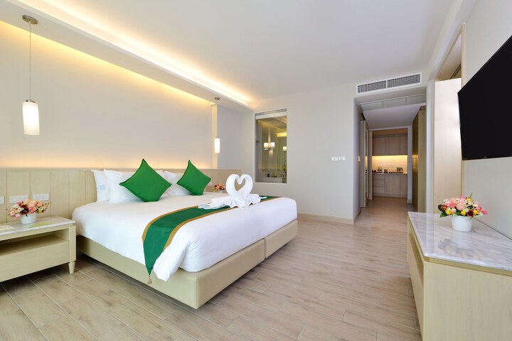 Room 28 of 108