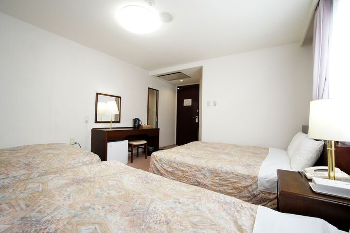 Room 14 of 37