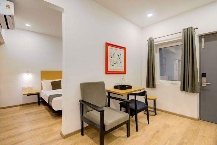 OYO TOWNHOUSE 191 JOHNSONGANJ