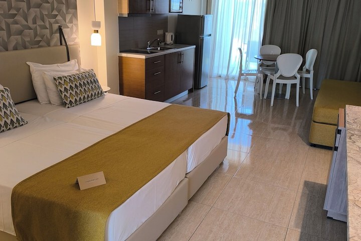 Room 32 of 89