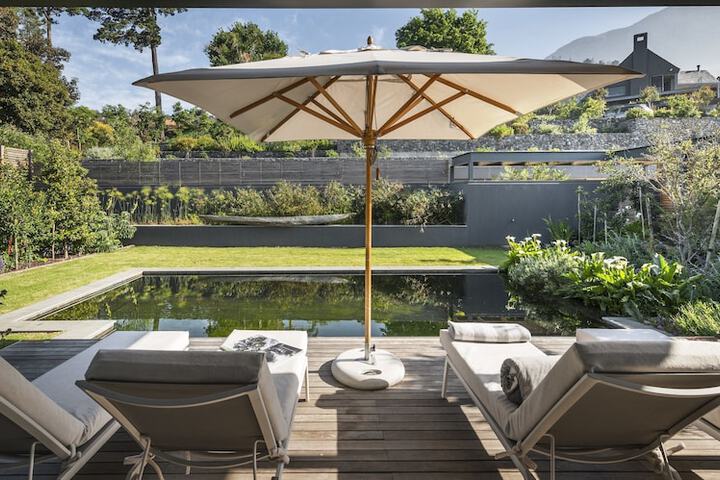 Sundeck 140 of 161