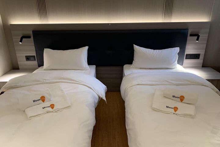 Room 18 of 36