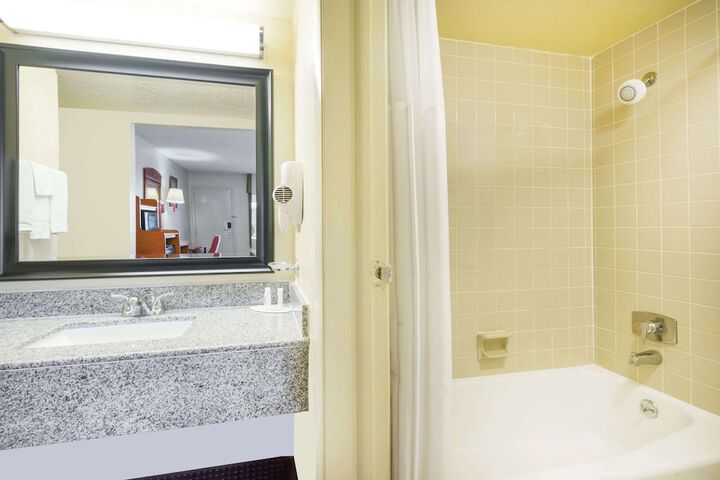 Room 18 of 22