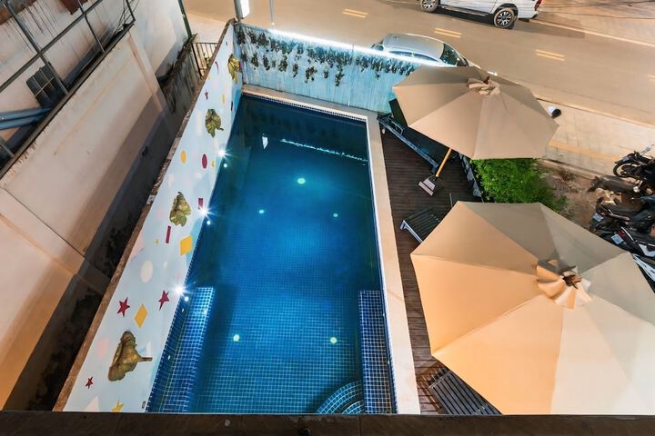 Pool 76 of 134