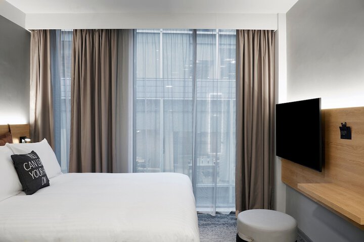 Room 8 of 40