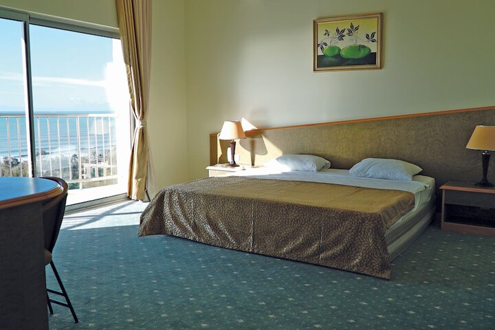 Room 9 of 95