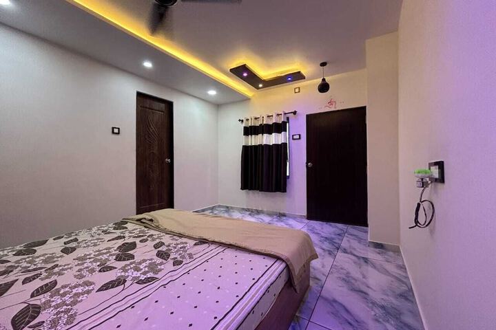 Room 5 of 28