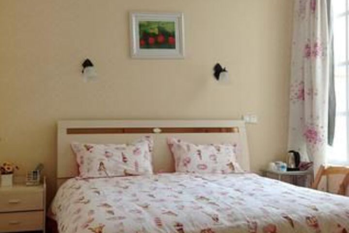 Room 2 of 8