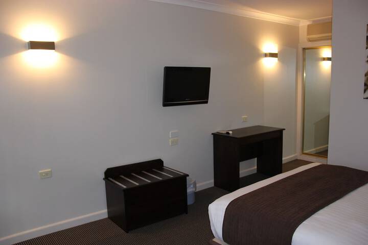 Room 19 of 35