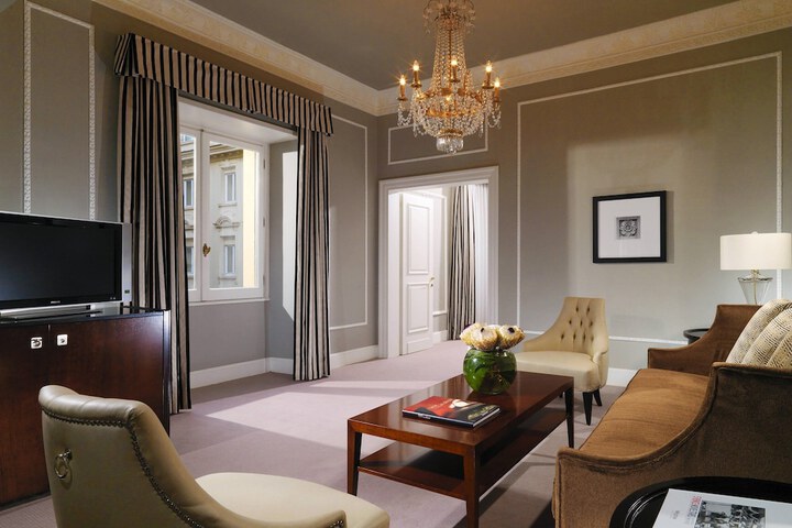 Room 42 of 104