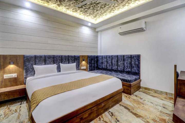 Room 10 of 52