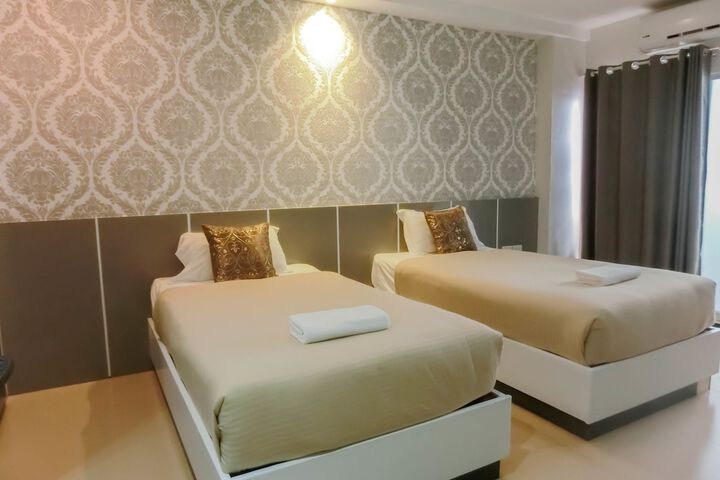 Room 9 of 21