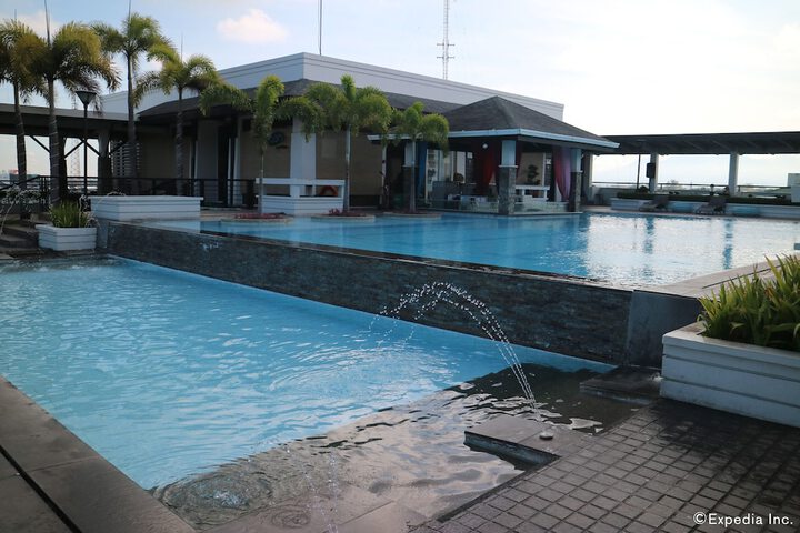 Pool 44 of 67