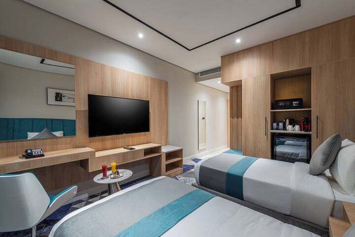Room 9 of 31