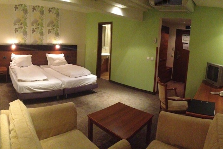 Room 14 of 70