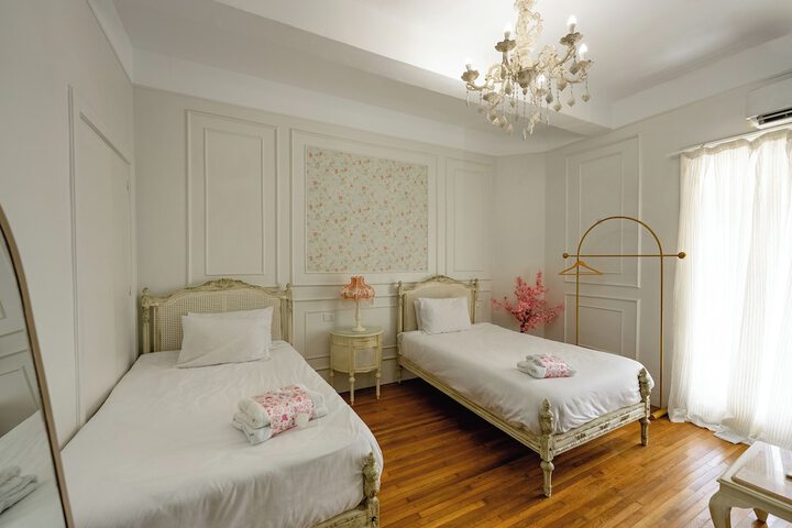 Room 34 of 83