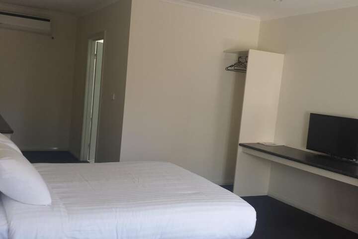 Room 16 of 49