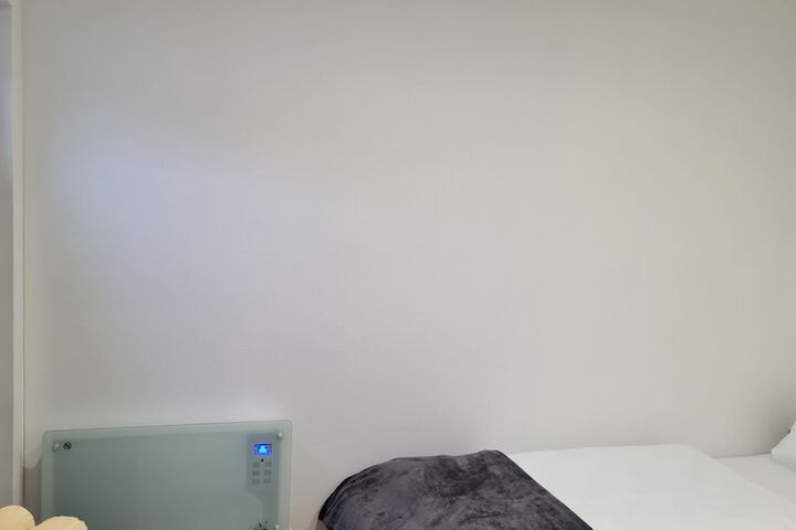 Room 7 of 28