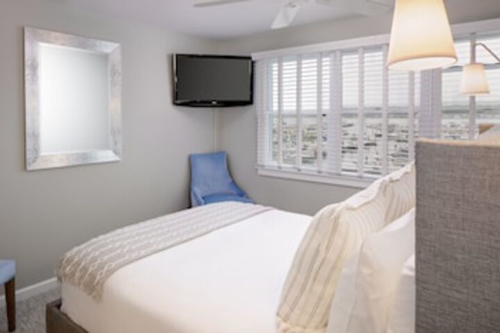 Room 22 of 111