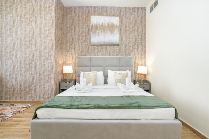 Room 4 of 7