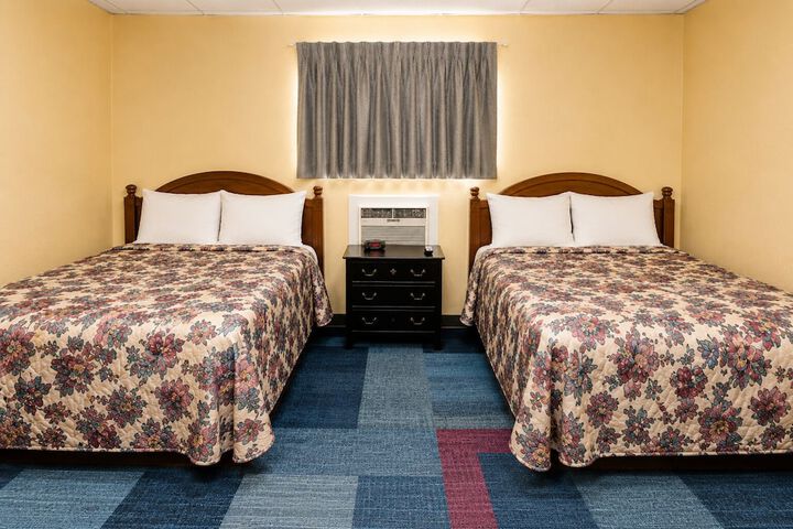 Room 6 of 33