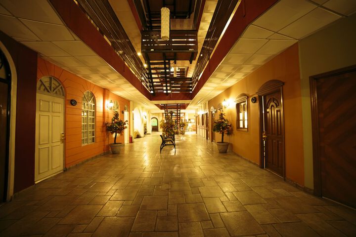 Exterior of Hotel La Mansion Suiza