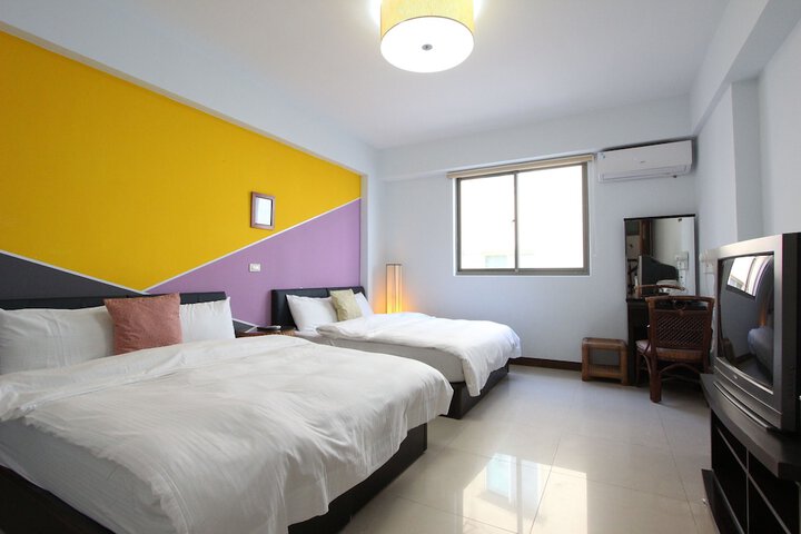 Room 10 of 22