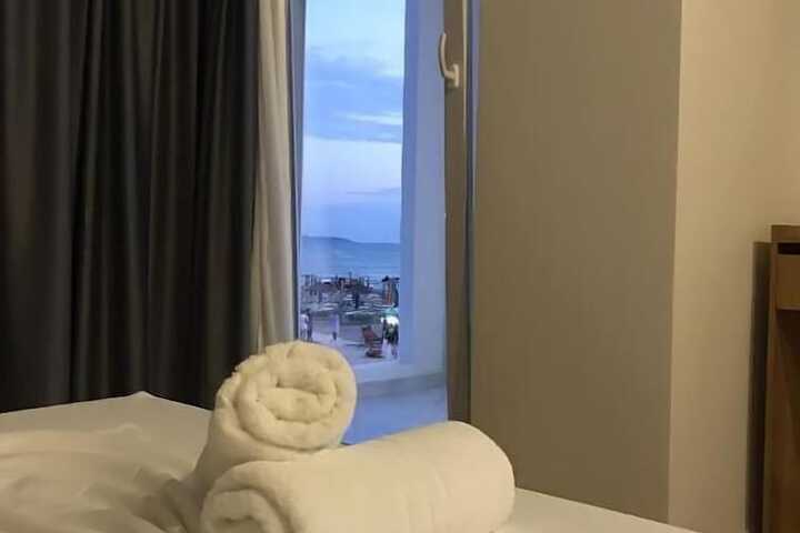 Room 5 of 34