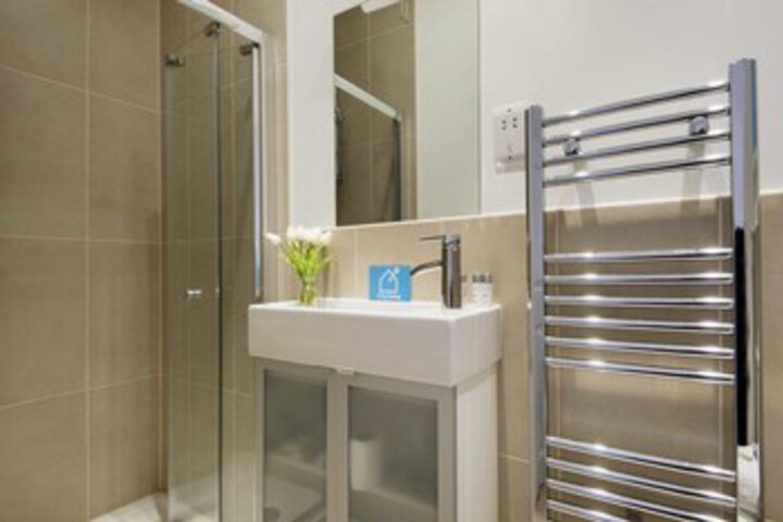 Room 4 of 21