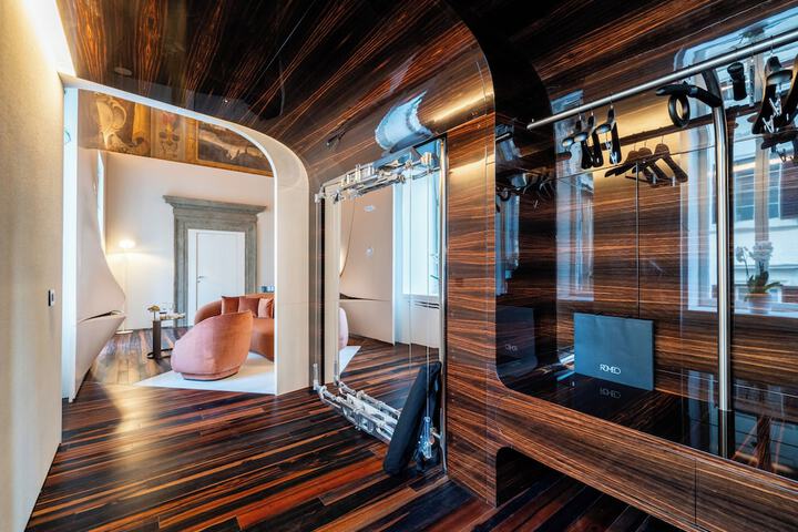 Room 43 of 105