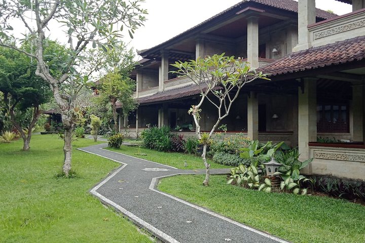 Hotel Exterior 35 of 41
