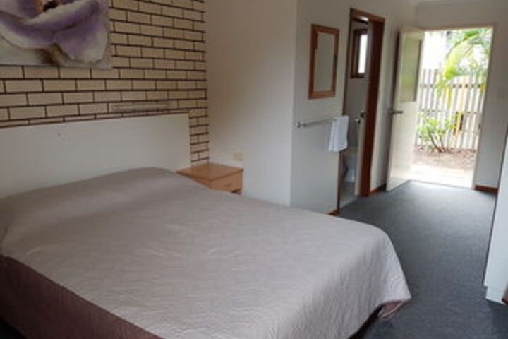 Room 13 of 23