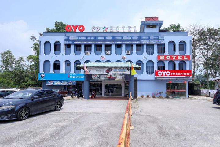 OYO 1136 PD Star Hotel